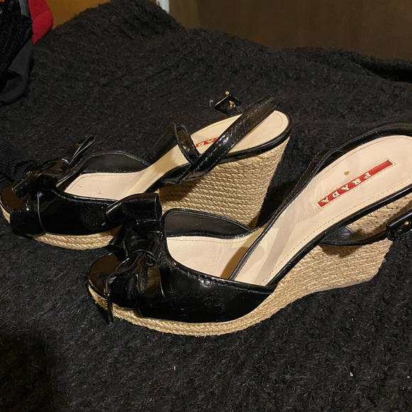💯 Authentic Prada Bow Wedges - Picture 4 of 8